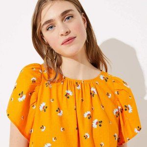 LILY BUTTON BACK FLUTTER TOP NWT SIZE SMALL